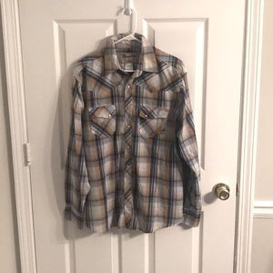 Men’s Wranglers pearl snap shirt